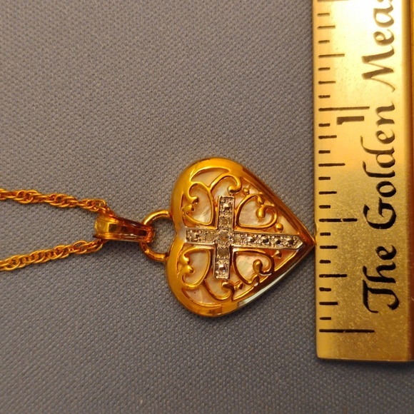 The Danbury Mint "My Little Girl" Heart Necklace Center Cross & Danbury Gift Box - Picture 6 of 7